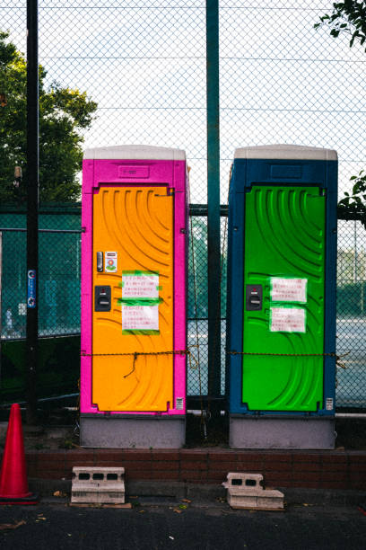 Porta potty delivery and setup in Flushing, MI